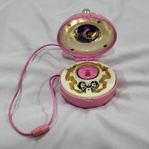 Sailor Moon's Locket Vintage ©1995 Cosplay
